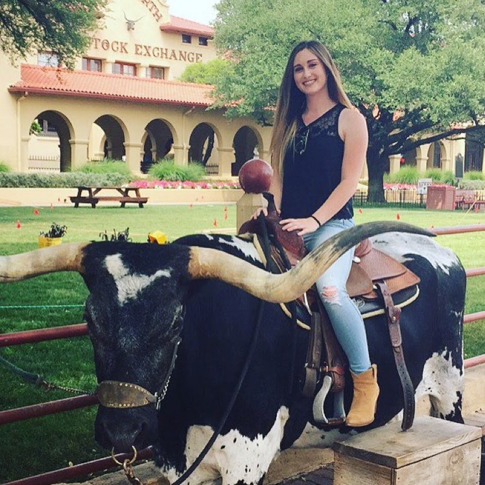 Meet your Posher, Katelyn